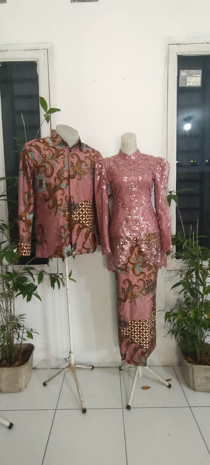 kebaya & batik couple